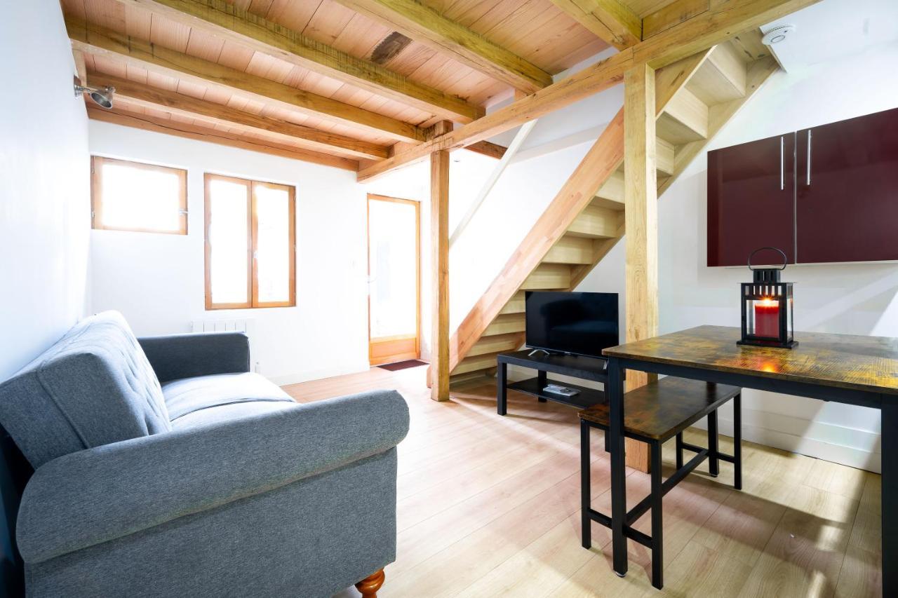 Le Chalet Apartment อองกูแลม ภายนอก รูปภาพ